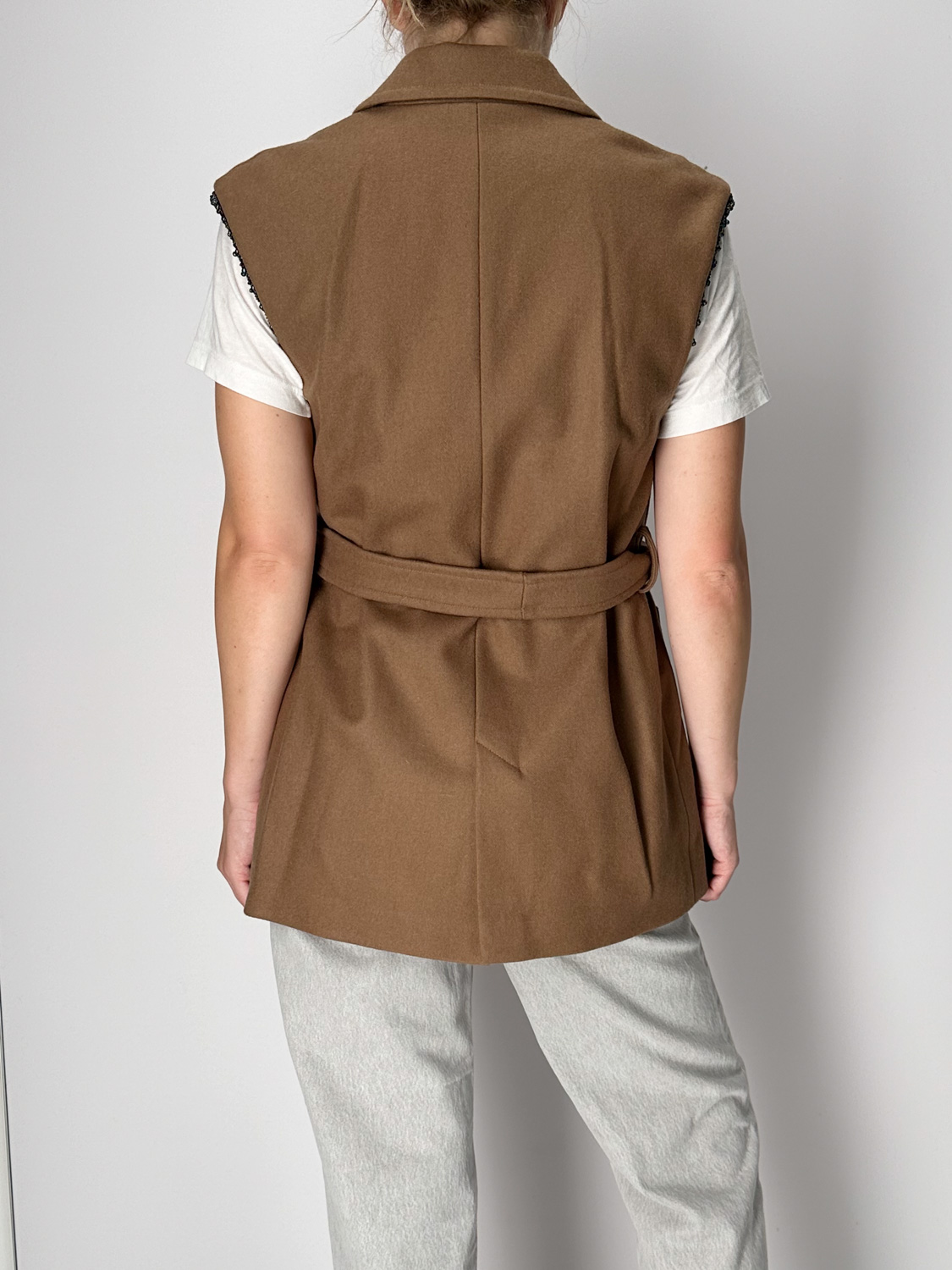 Bazar Deluxe Vest with tie detail and lurex details  camel 34