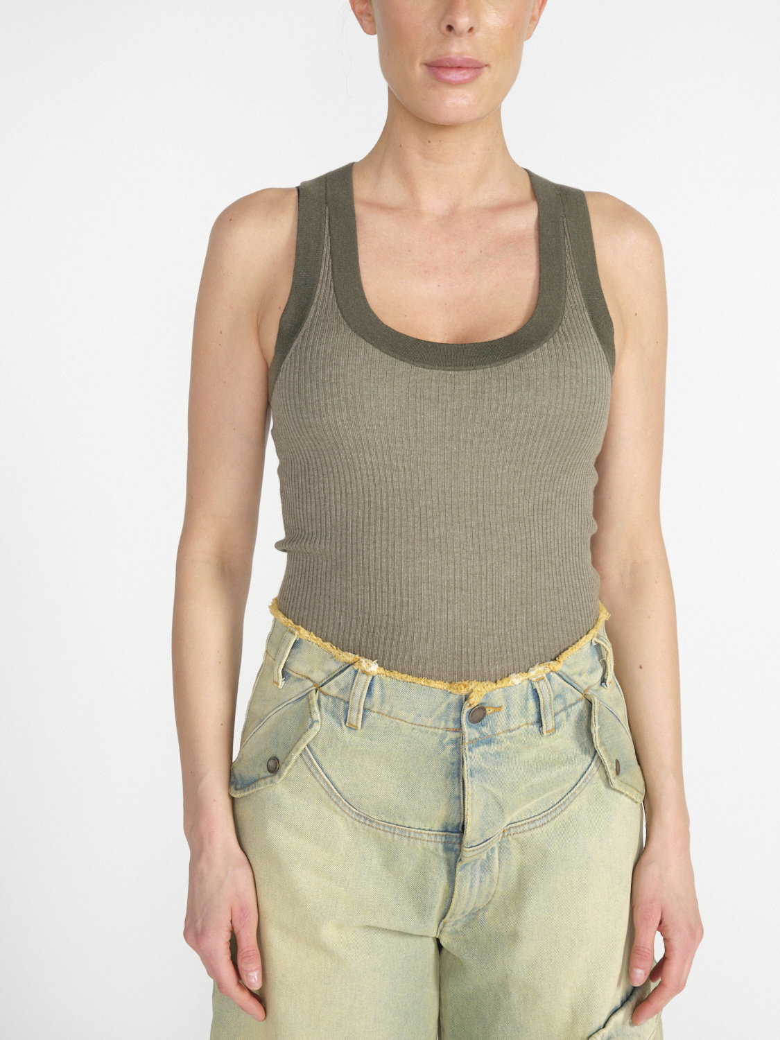 Kujten Nael – Colorblock Top aus Seiden-Cashmere-Mix   khaki M/L