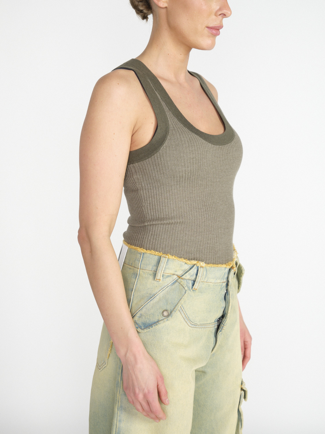 Kujten Nael – Colorblock Top aus Seiden-Cashmere-Mix   khaki M/L