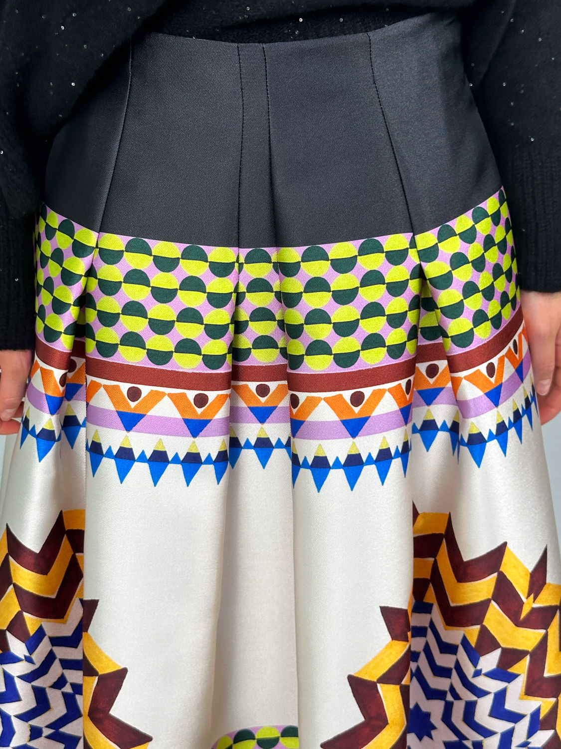 Maison Common Pleated medi skirt with pattern  multi 36