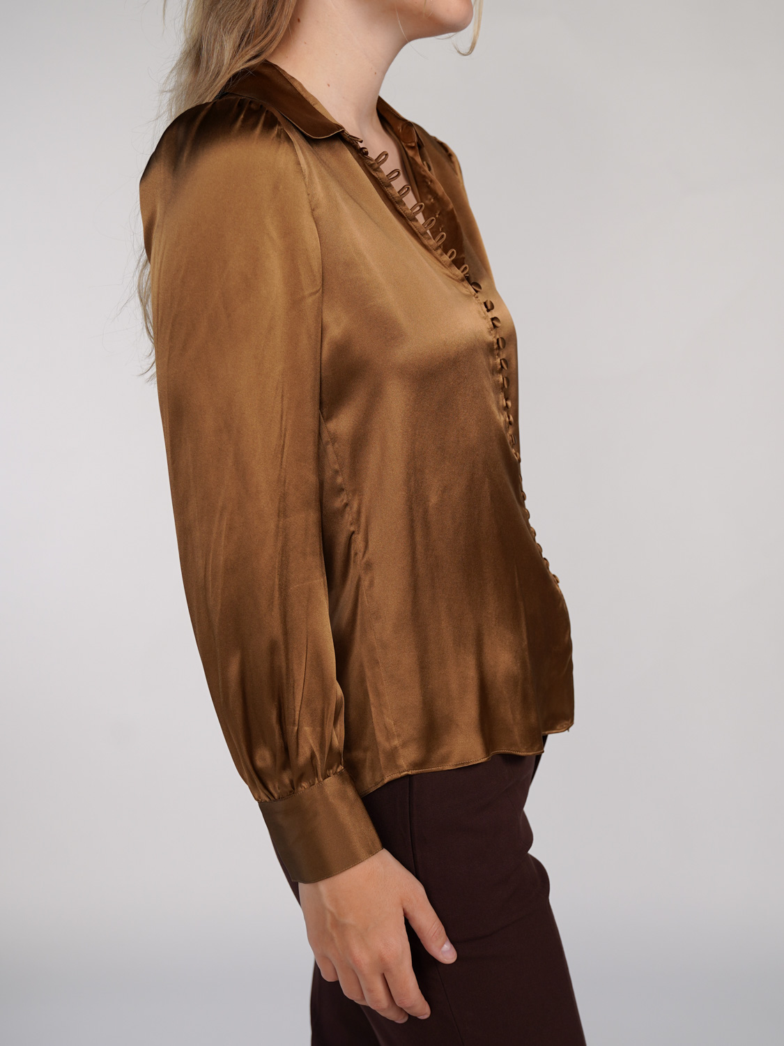 Frame Round - silk blouse with button details  camel L