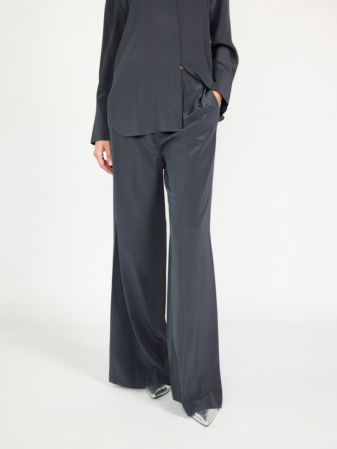 Joseph Hulin – silk pants   36 grey