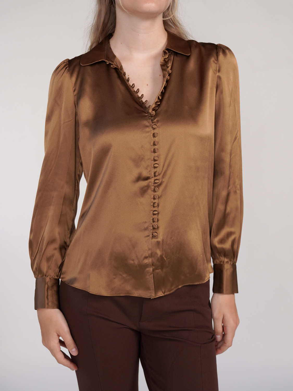 Frame Round - silk blouse with button details  camel L