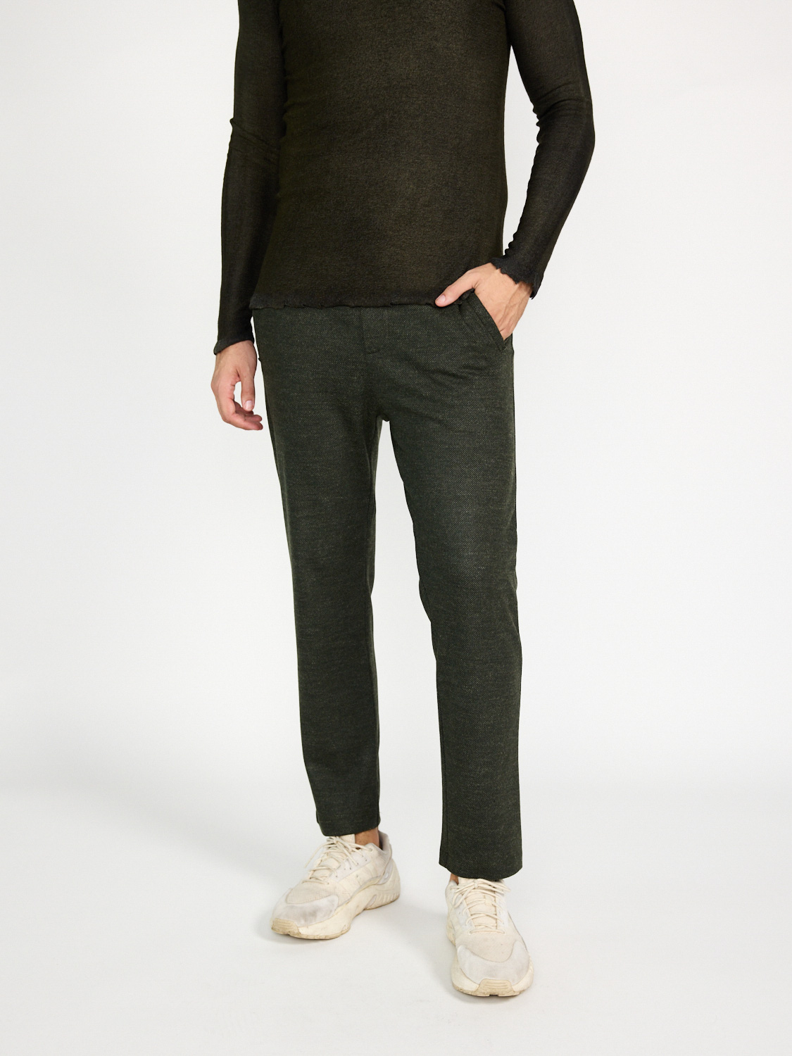 Harris Wharf London Jogger pants made of wool with a pattern  khaki 50