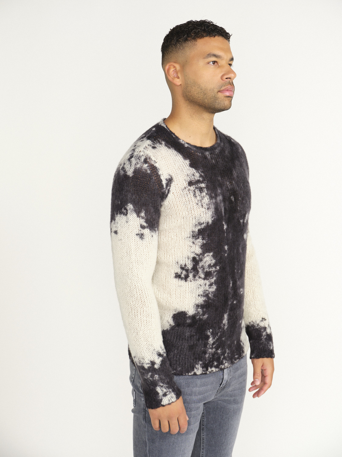 Avant Toi Cashmere long sleeve sweater with batik look black M