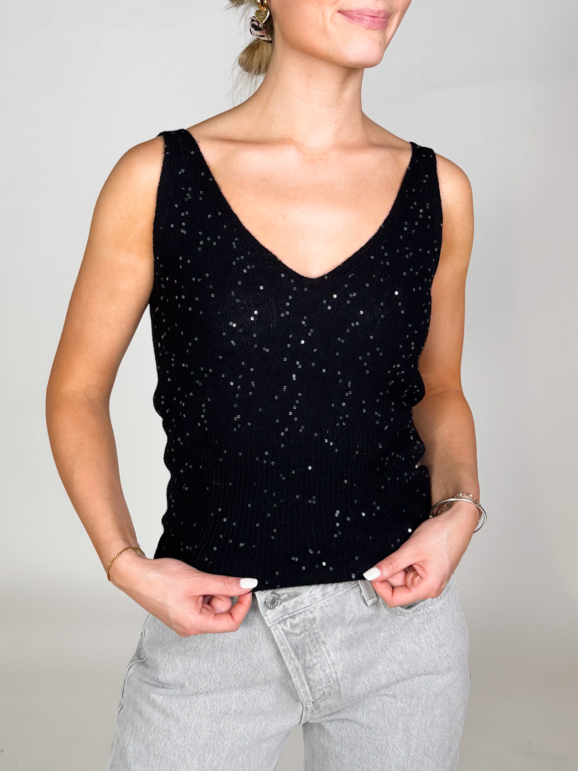 Lorena Antoniazzi Knitted top with sequin details  black 34