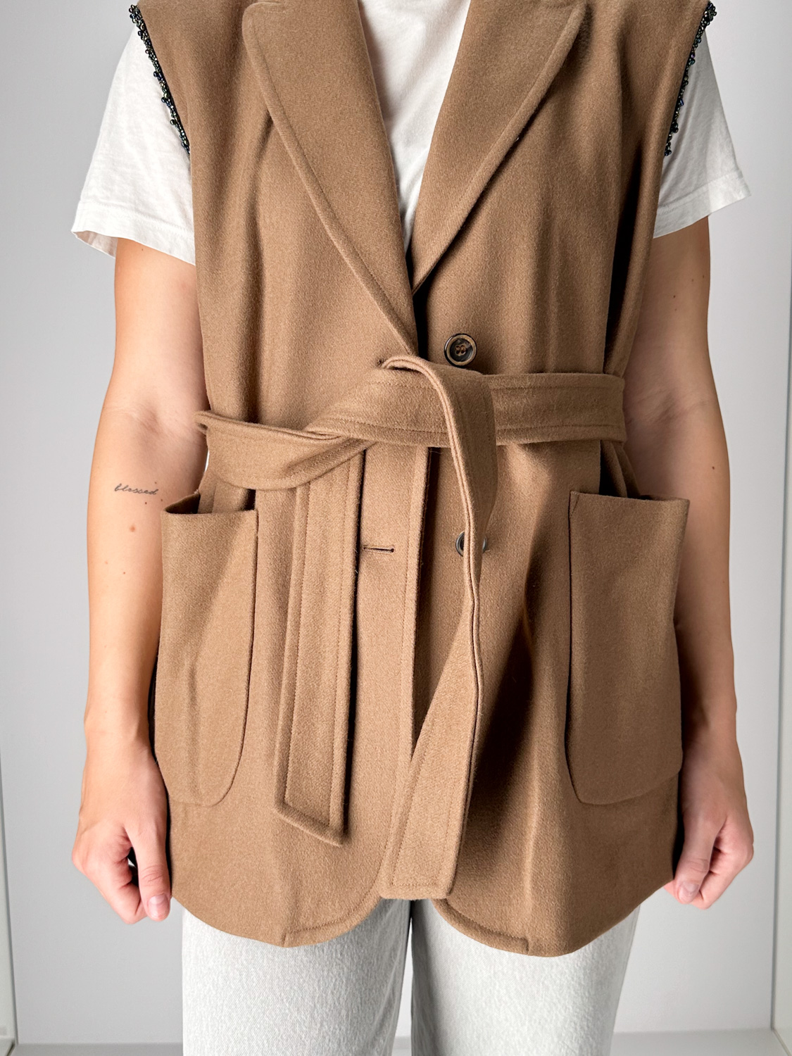 Bazar Deluxe Vest with tie detail and lurex details  camel 34