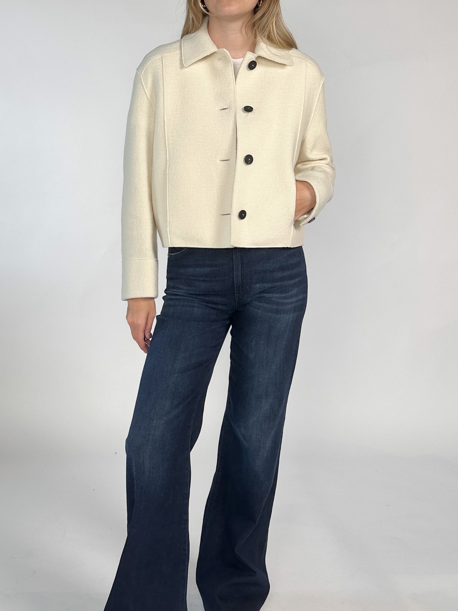 Harris Wharf London Cropped Coach Jacke aus Schurwolle   crema 34