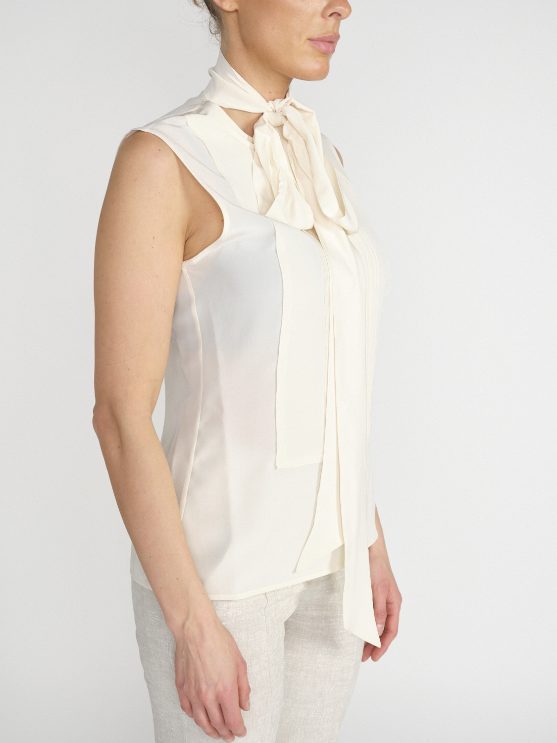 Victoria Beckham Silk crêpe blouse with a tie   creme 34