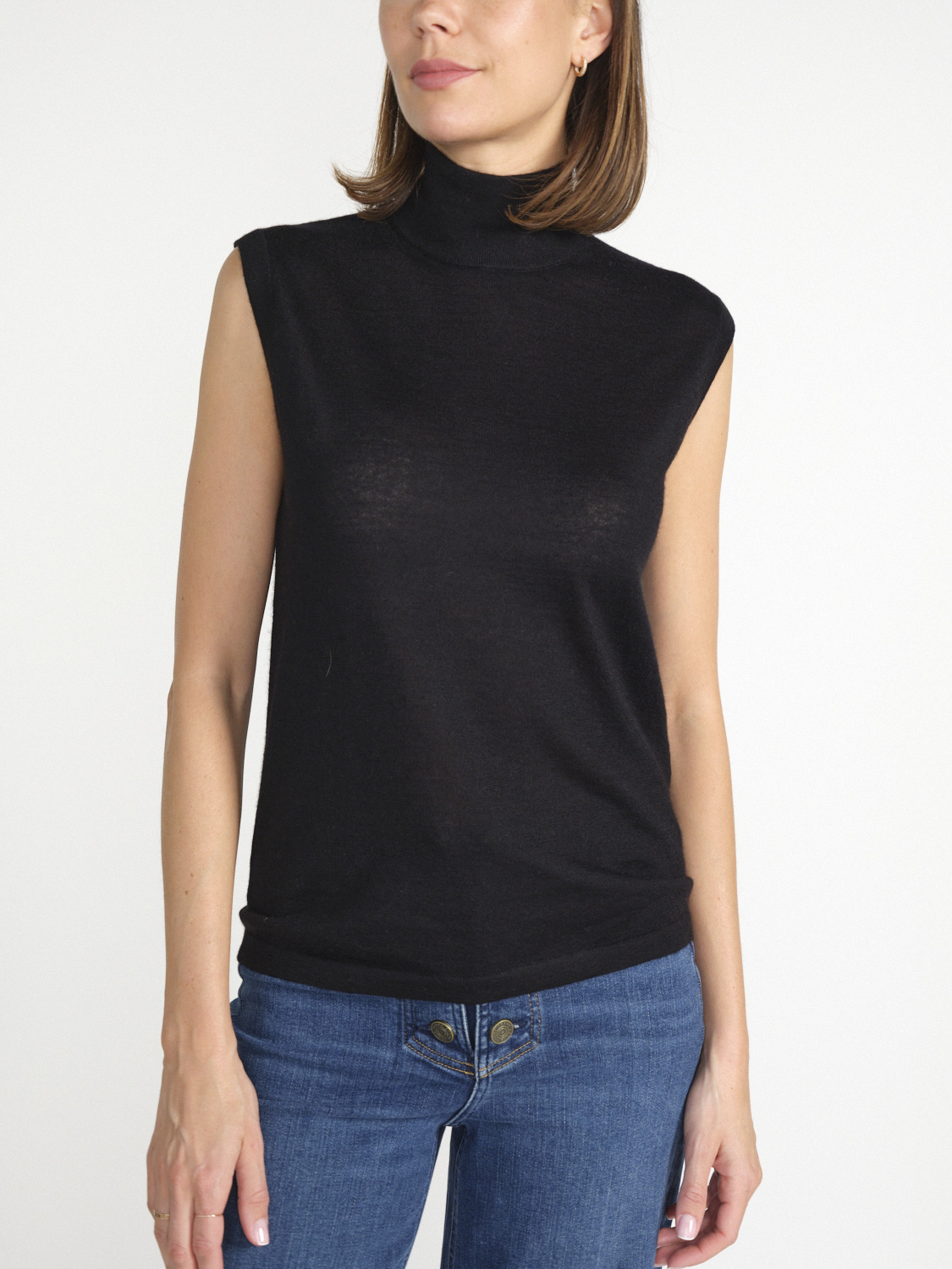 Lucy - Sleeveless cashmere shirt with turtleneck  