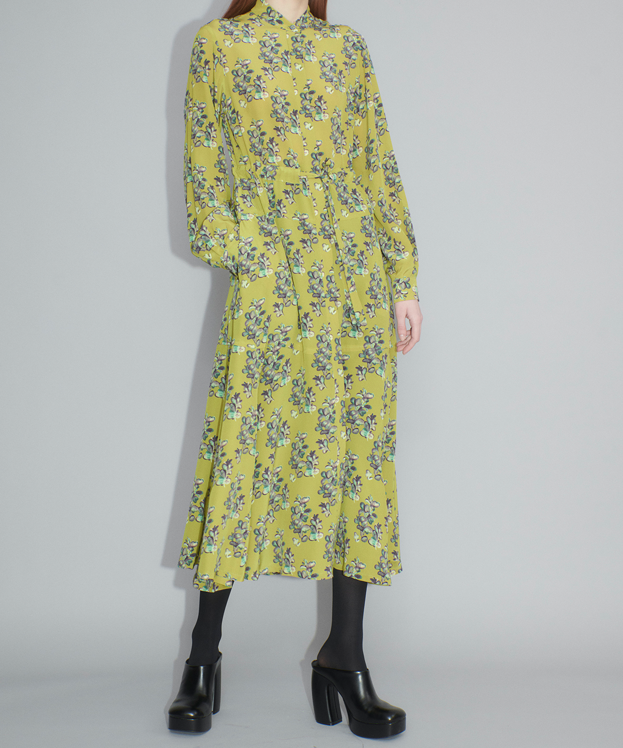 Odeeh Maxikleid aus Seiden-Crêpe mit Blumen-Design   hellgrün 34