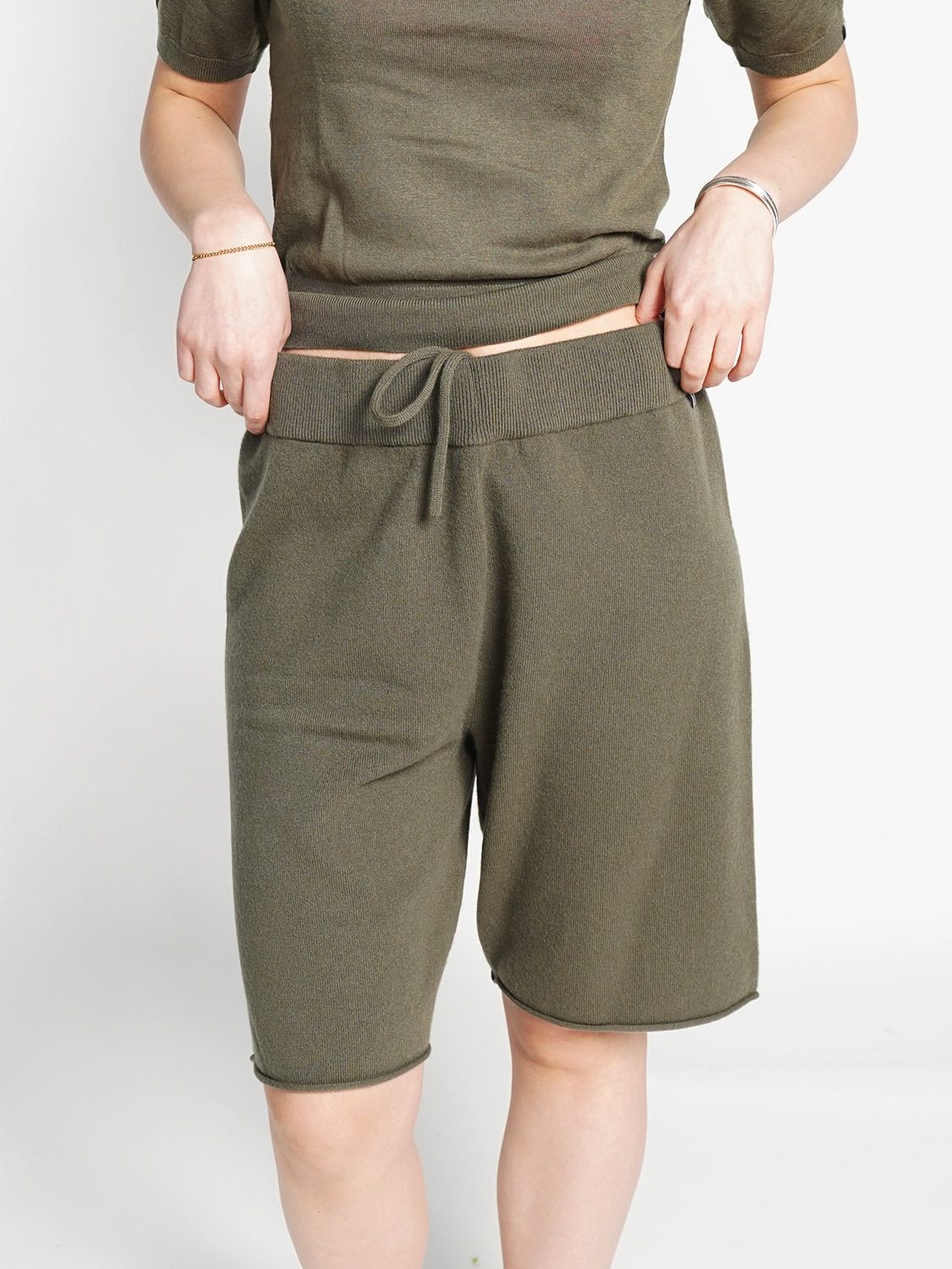 Extreme Cashmere N° 240 Running - Cashmere shorts  khaki One Size