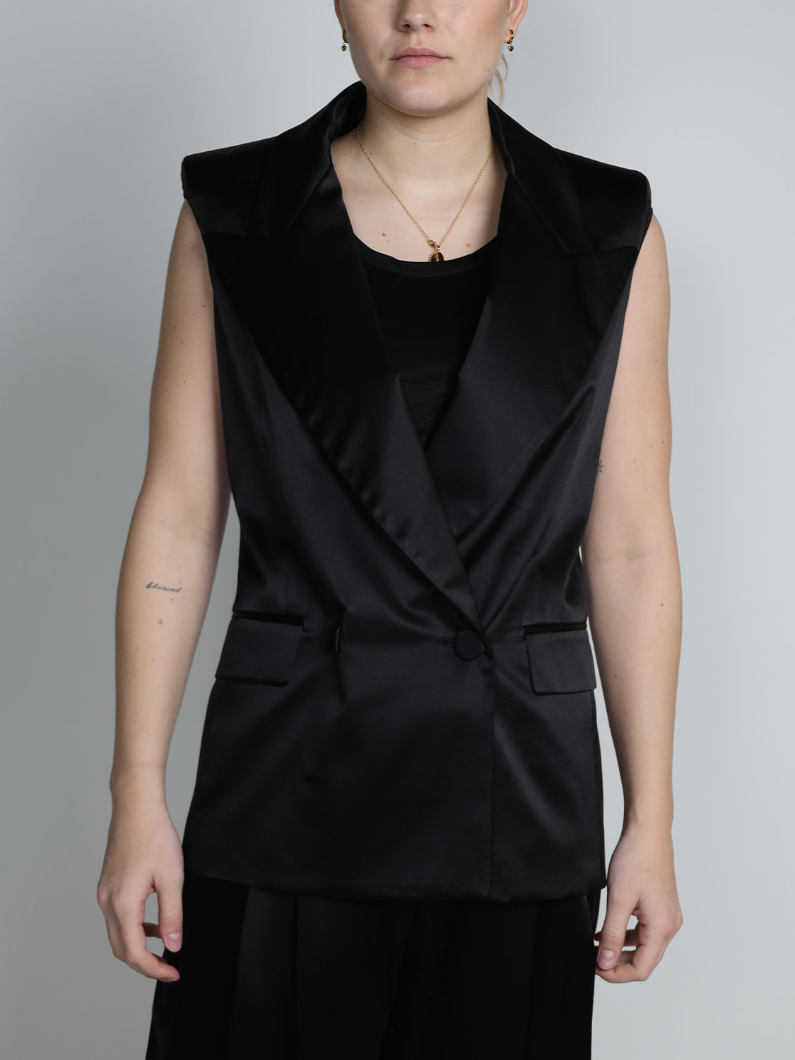 Nina Ricci Sleeveless blazer in satin  black 34