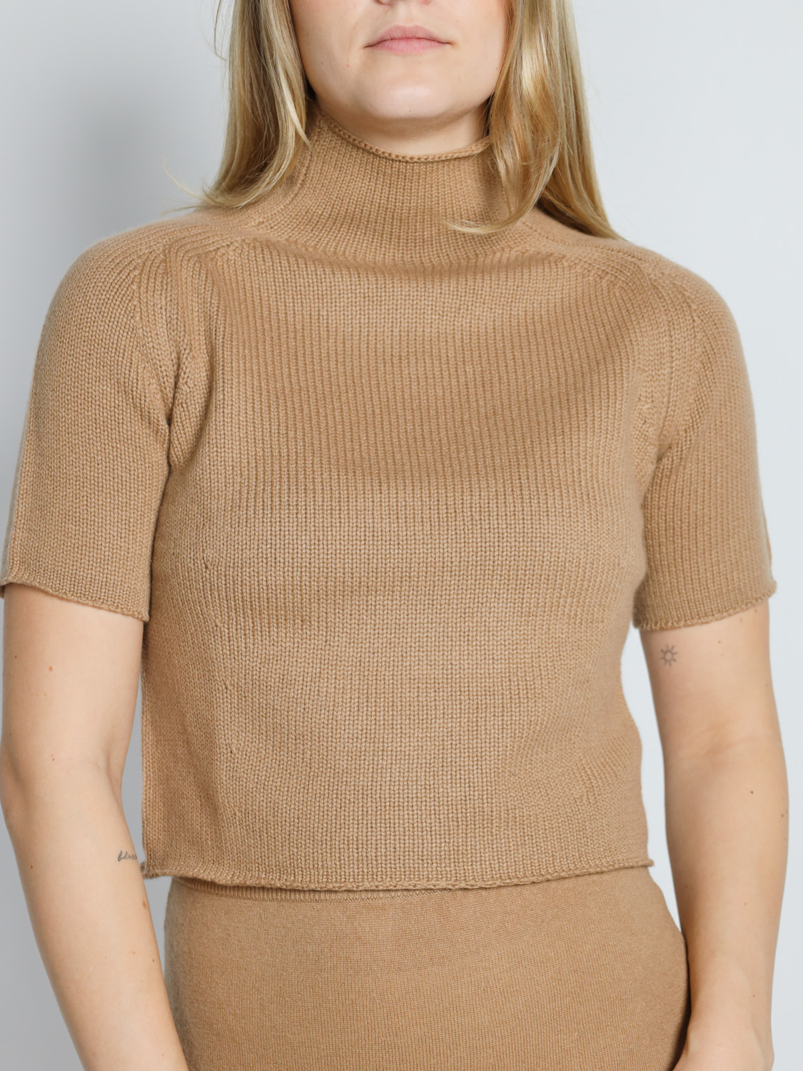 Fride – sweater made from smooth knit cashmere  