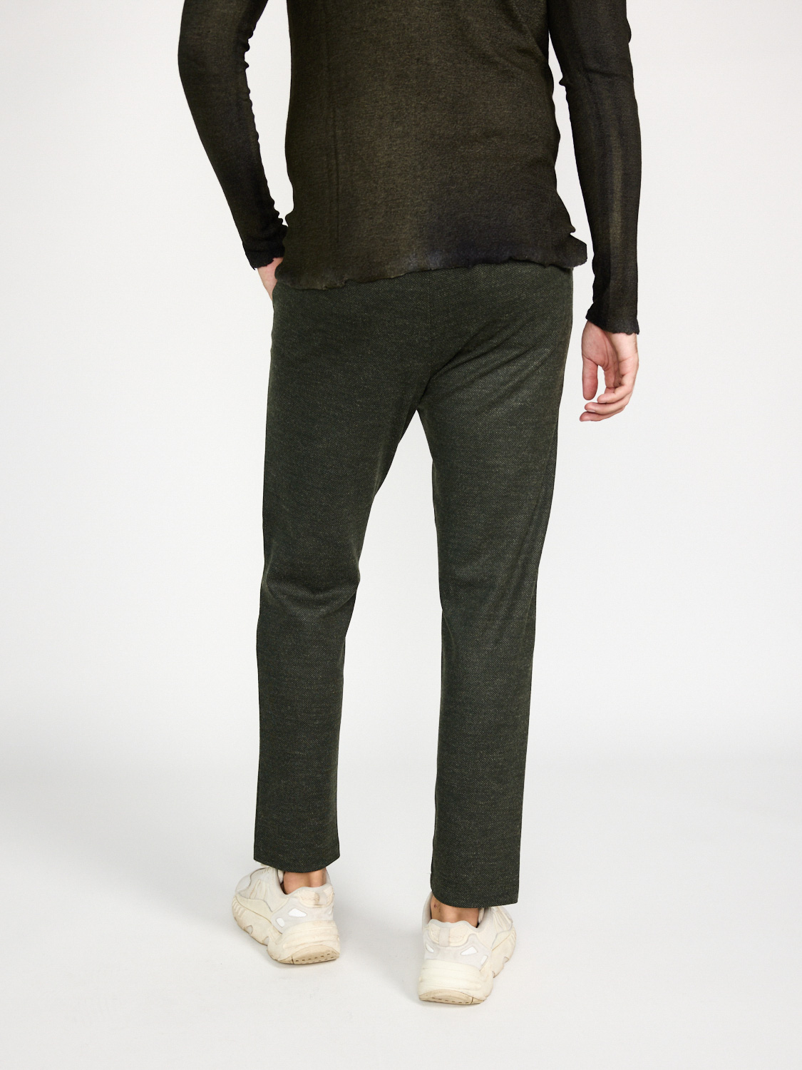 Harris Wharf London Jogger pants made of wool with a pattern  khaki 48