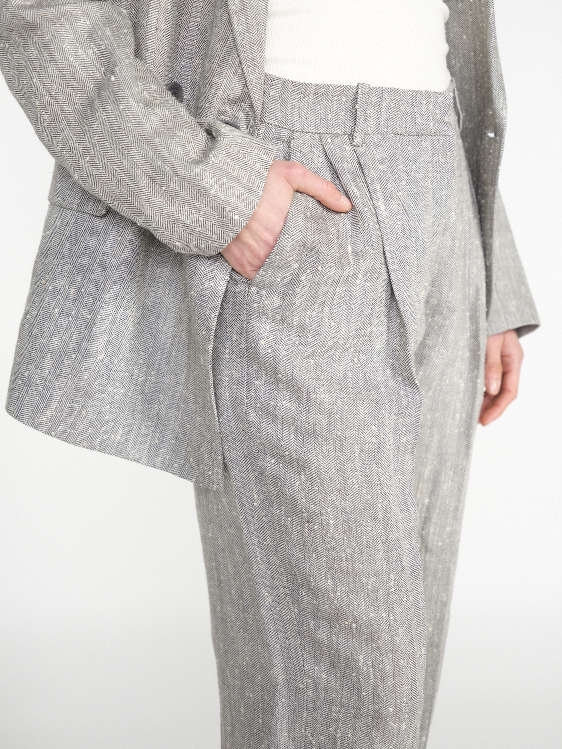 Iris von Arnim Lissandra – trousers made from a linen-silk mix  khaki 36