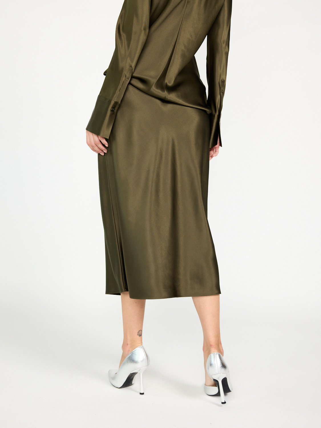 Joseph Isaak – silk satin midi skirt  khaki 38