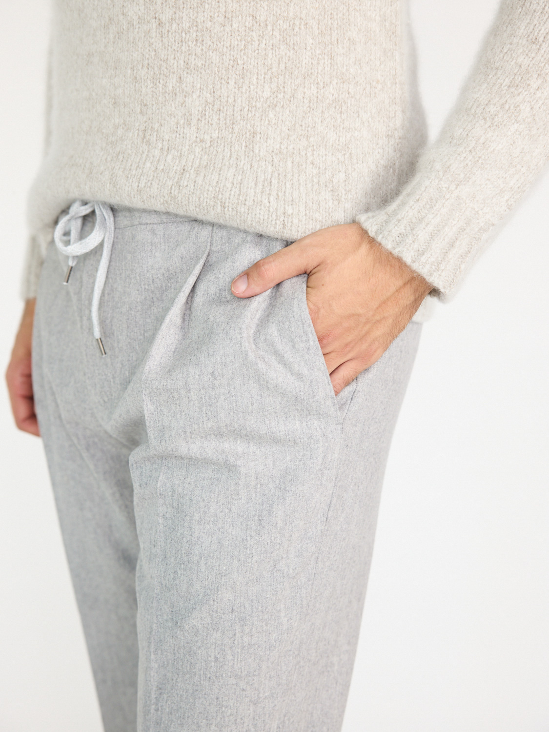 PT Torino Soft fit trousers made from a virgin wool-cashmere mix  hellgrau 46