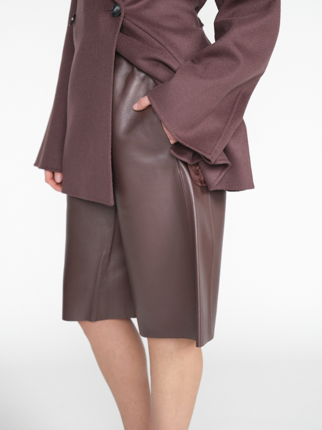 Odeeh Oversized Ledershorts aus Lammleder brown 36