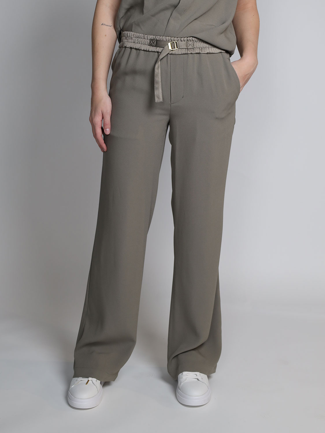 Ami Paris  Flowing trousers with belt detail  beige XS