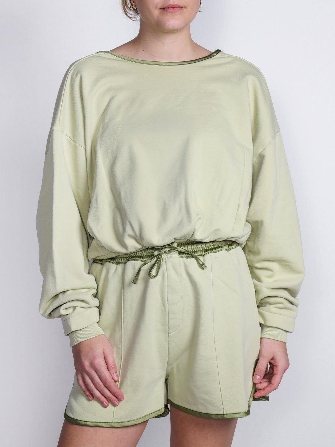 Halfboy Pullover with a back neckline  hellgrün S