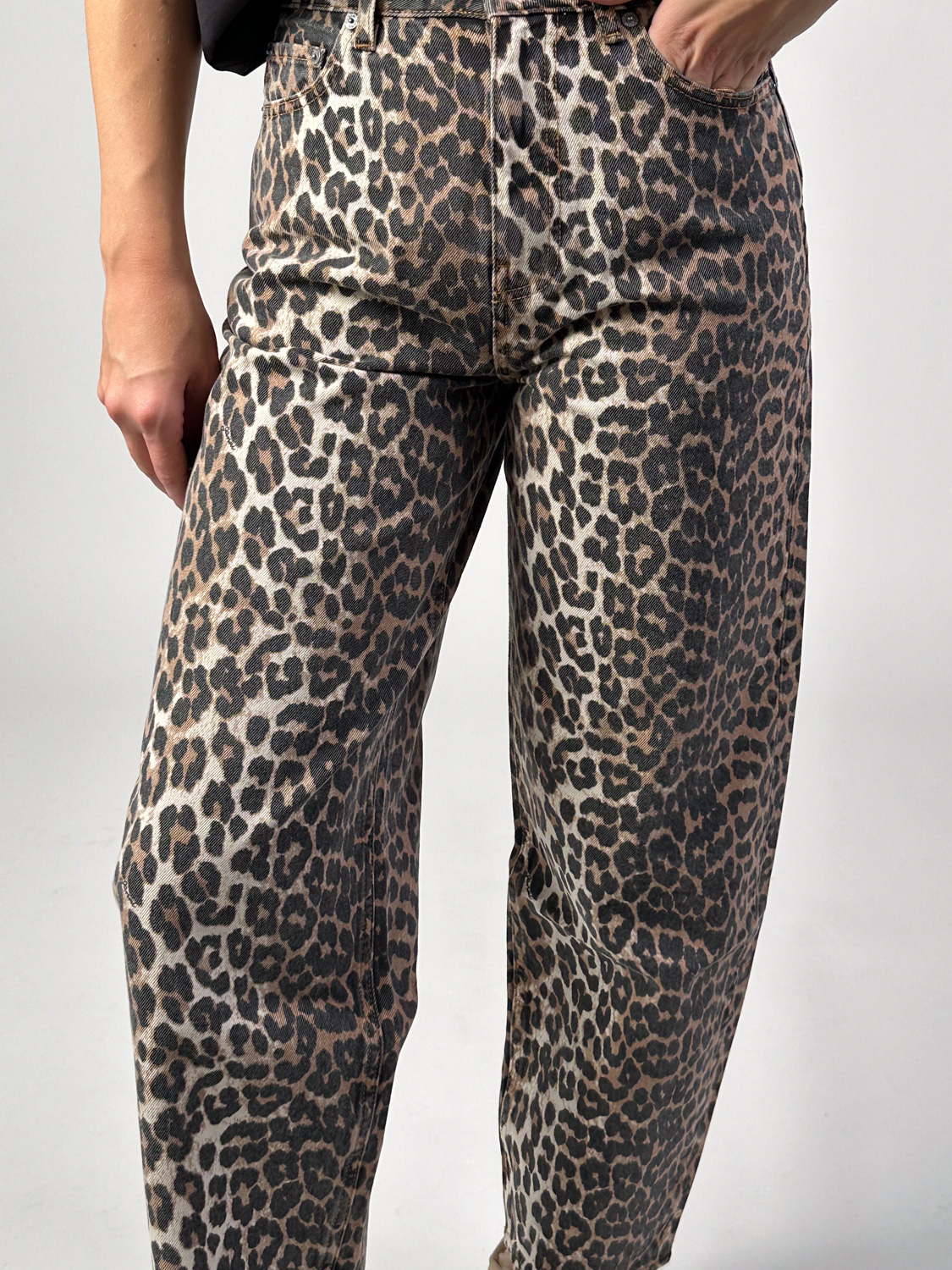 Ganni Stary - Denim mit Leoparden-Print   mehrfarbig 26