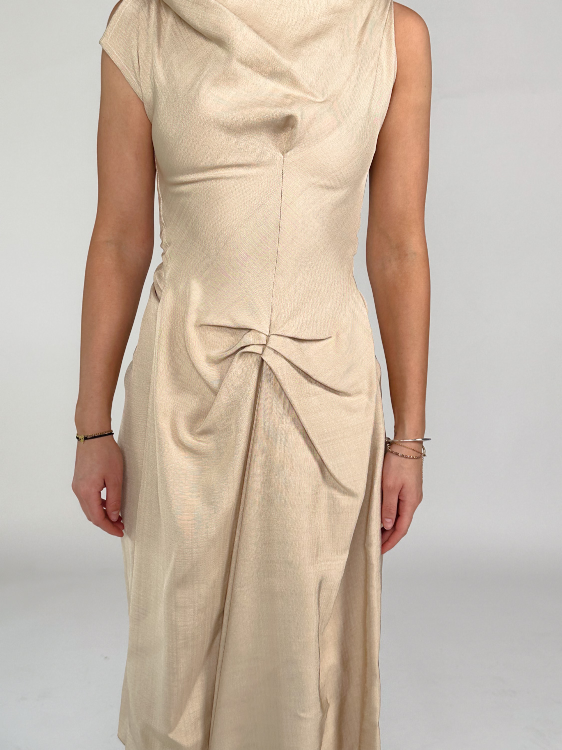 Victoria Beckham Deconstructed – Strukturiertes Kleid mit gerafften Details   beige 34