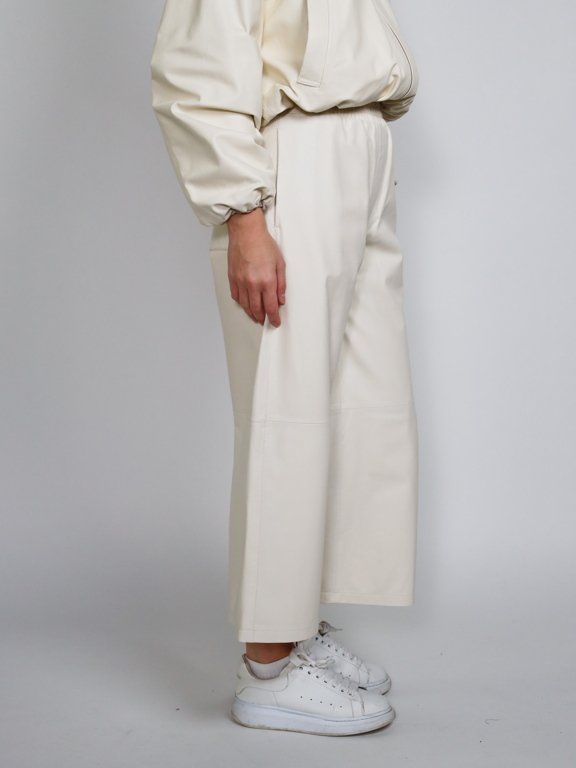 Arma Elizabeth – wide leather trousers  white 34