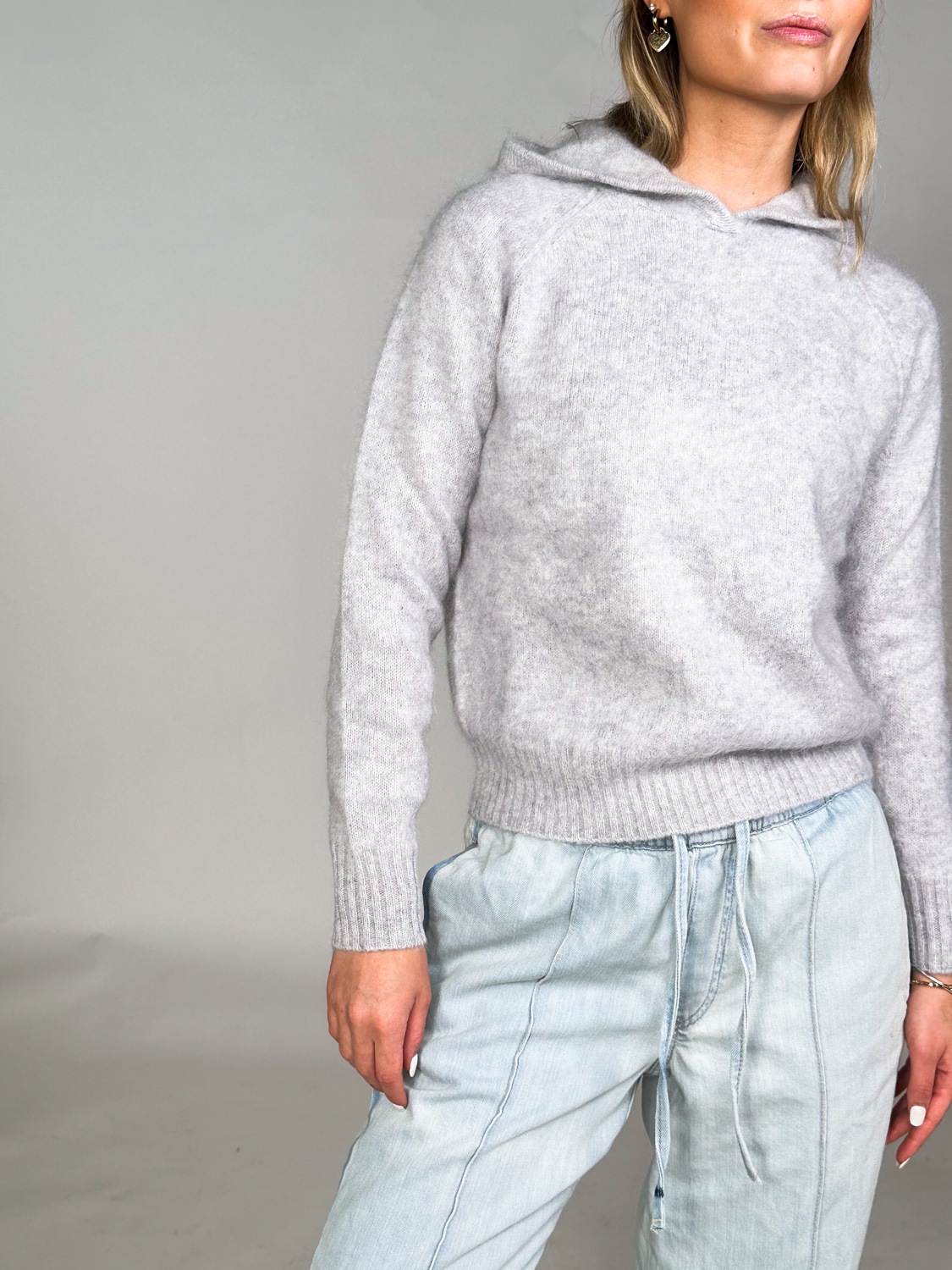 Kujten Soso – Kapuzenpullover aus Cashmere	  grigio 34