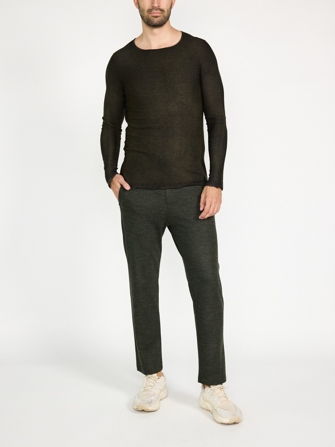 Harris Wharf London Jogger pants made of wool with a pattern  khaki 48