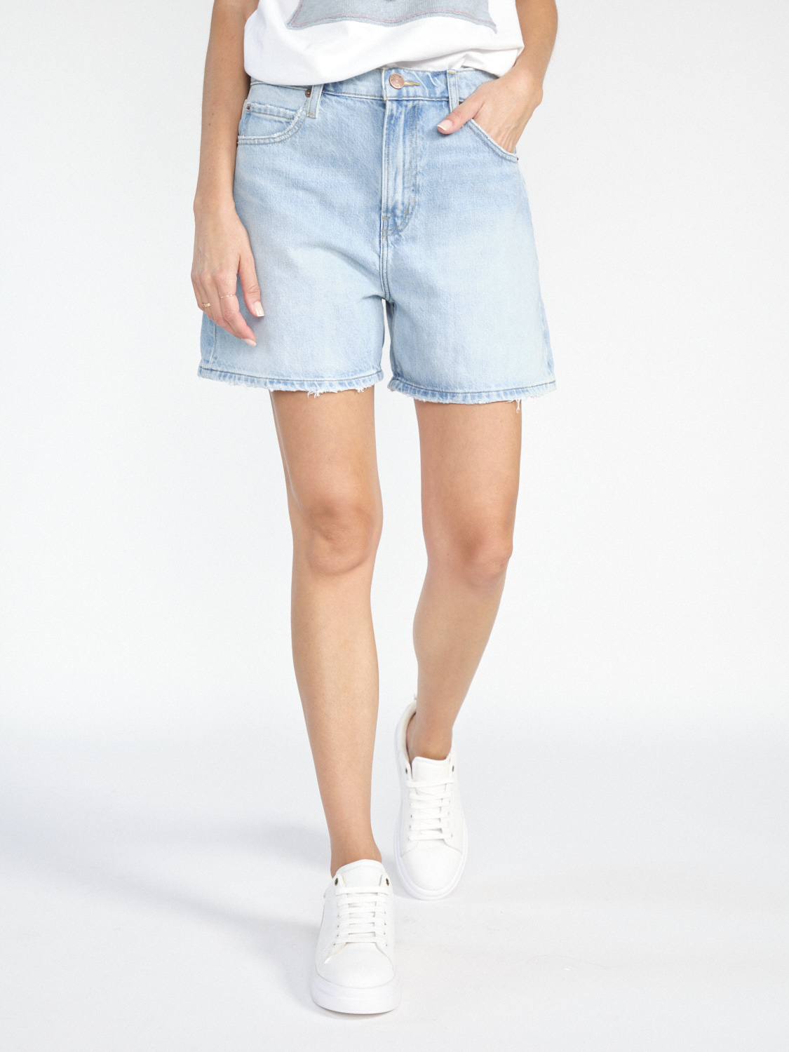 Frame The easy Short – Oversized Jeansshorts   hellblau 30