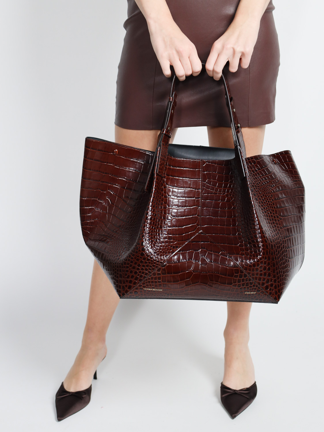 Victoria Beckham The W11 Tote – Large tote bag with crocodile design  bordeaux One Size