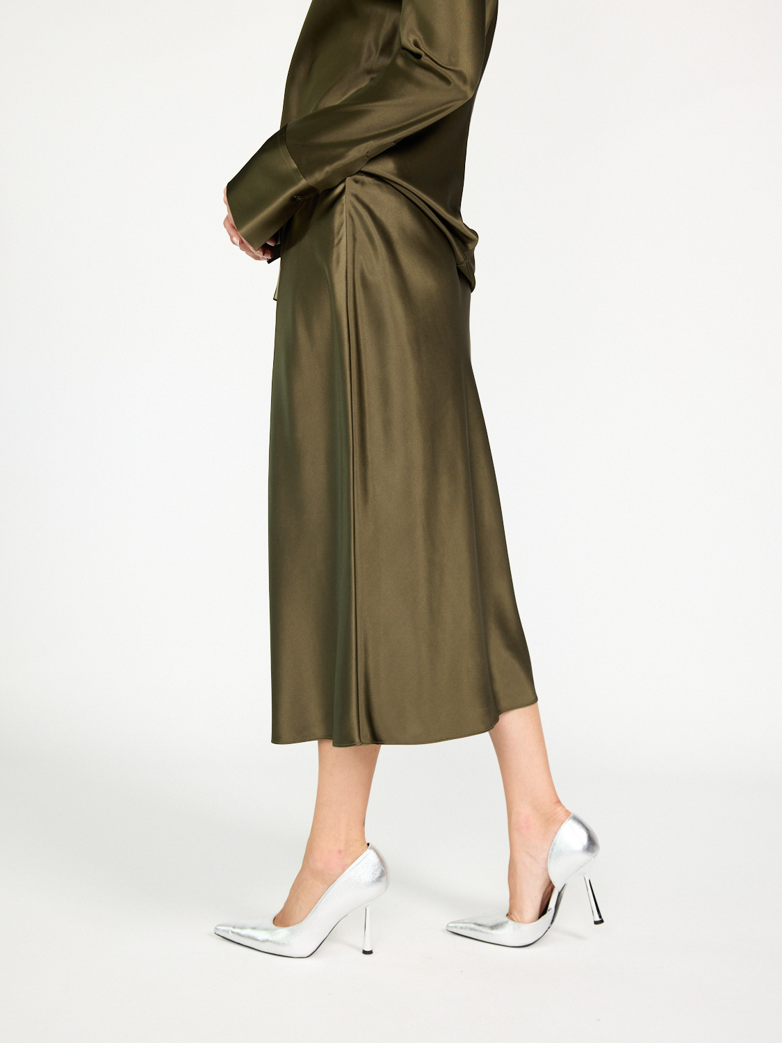 Joseph Isaak – silk satin midi skirt  khaki 40