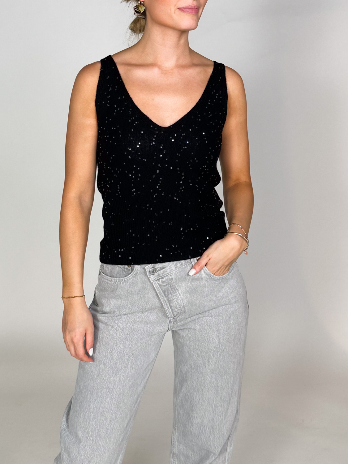 Lorena Antoniazzi Knitted top with sequin details  black 34