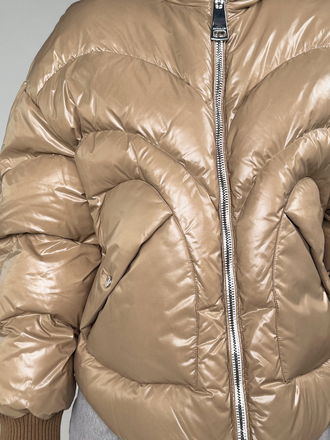 khrisjoy Corazon – Shiny down jacket  beige XS/S