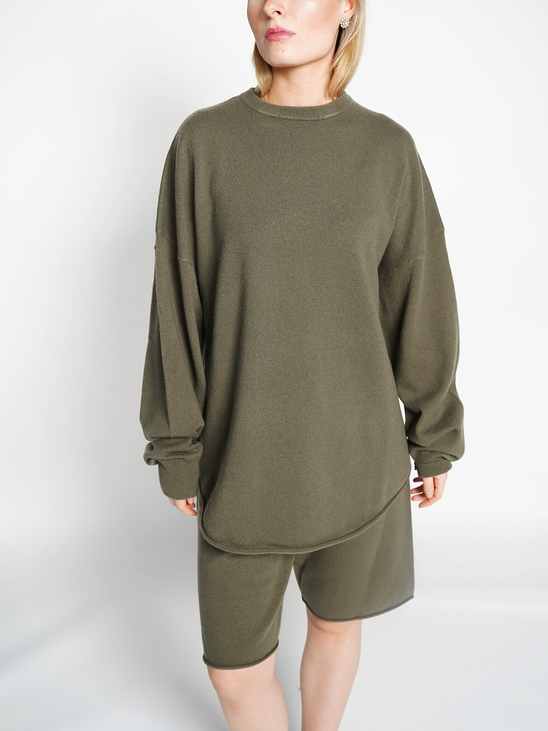 Extreme Cashmere N°53 Crew Hop – Oversized cashmere sweater  khaki One Size