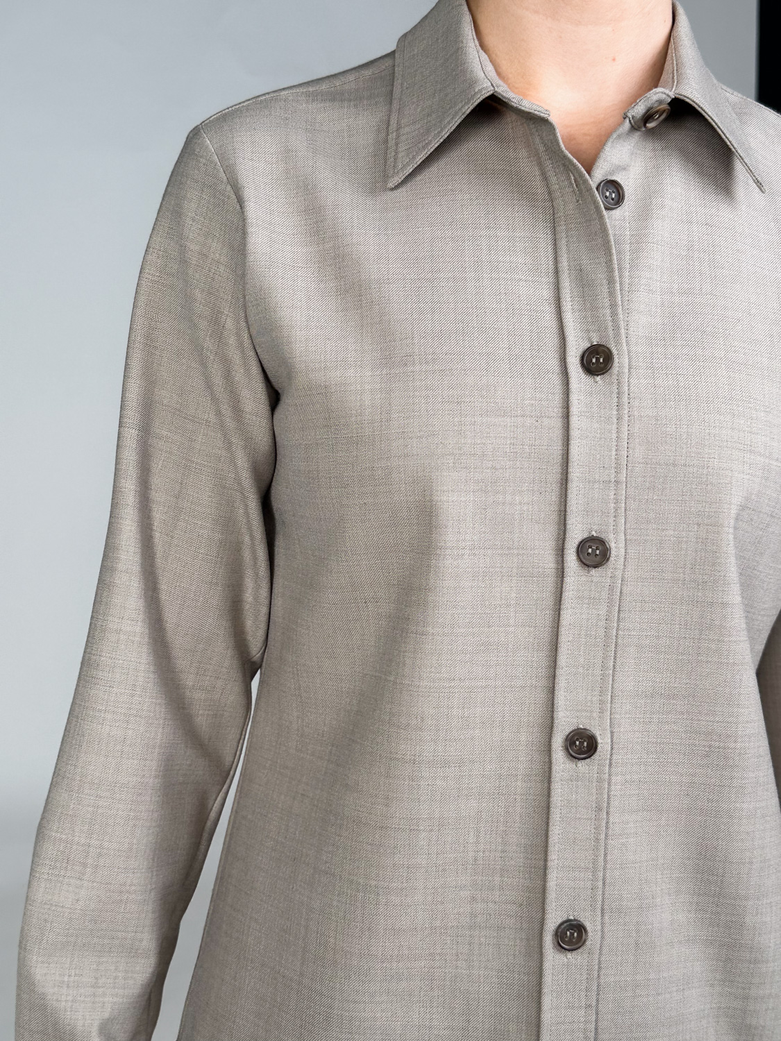 Lorena Antoniazzi Classic shirt with a tailored cut  grey 34