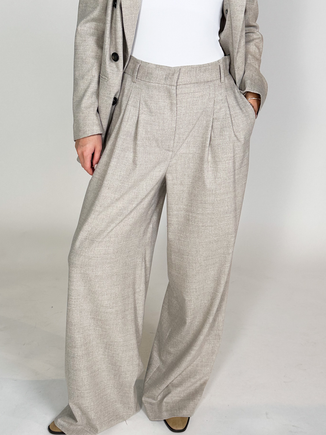 Lorena Antoniazzi Suit trousers made from virgin wool  grey 38