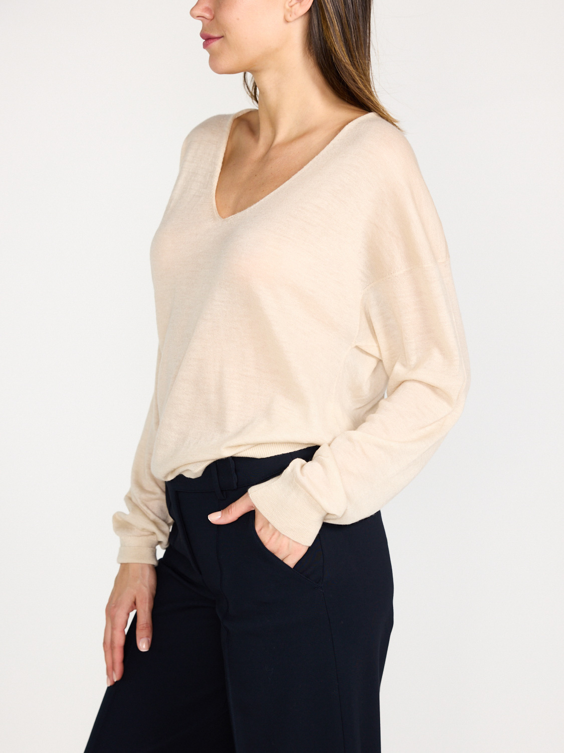 friendly hunting V-neck sweater beige M